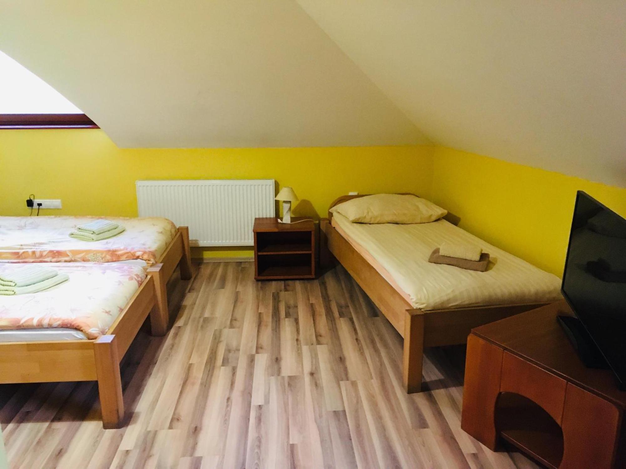 Penzion Bebek Filakovo Δωμάτιο φωτογραφία